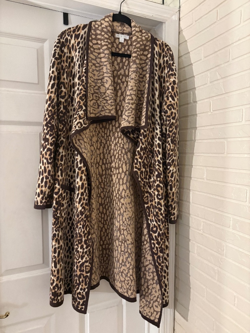 New and Co Cardigan with pockets size ML
